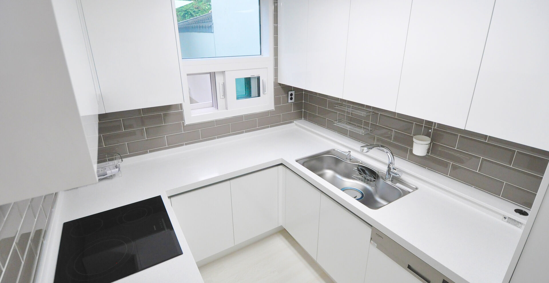 Kitchen Design-SoFlo Kitchen Remodeling & Custom Cabinet Installation - backsplashes, flooring, countertops