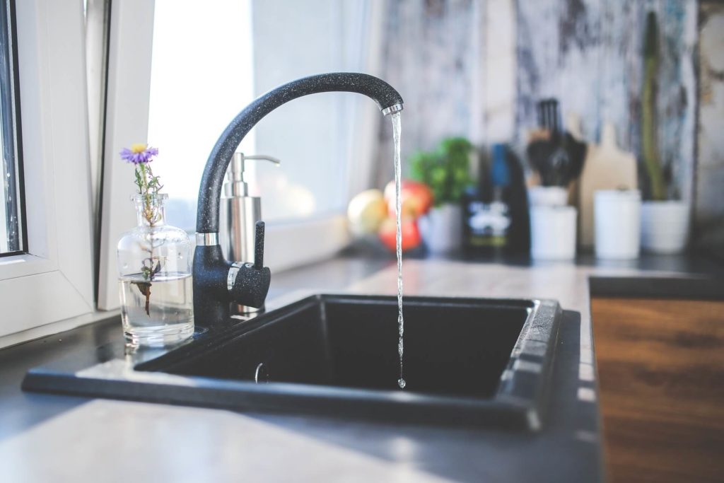 Choosing the Best Kitchen Sinks & Faucets